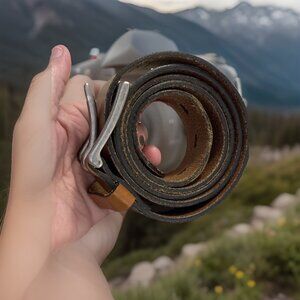Vintage‎ Distressed Brown Leather Belt Silver tone Non-magnetic Buckle 42x1.5”